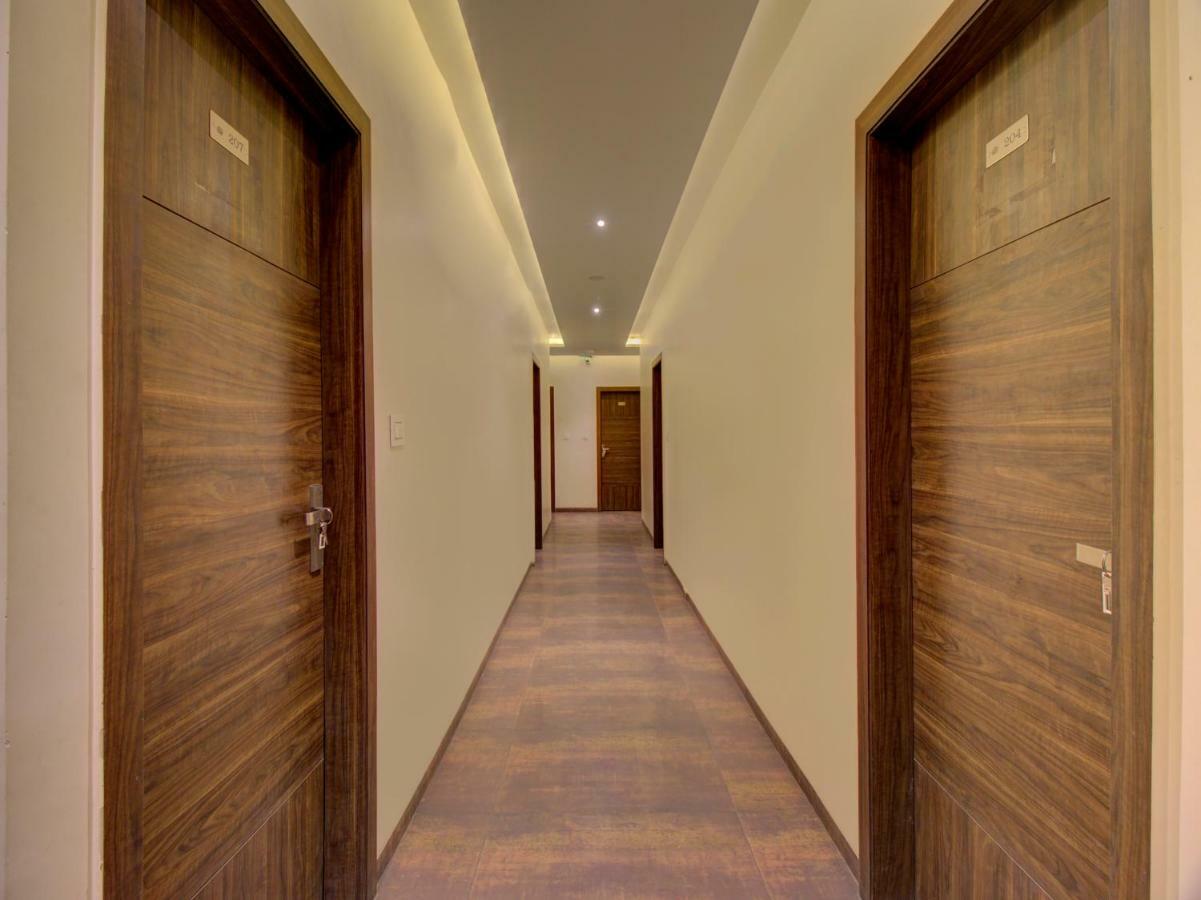 Oyo 35844 Hotel Lotus Residency Sangli Экстерьер фото
