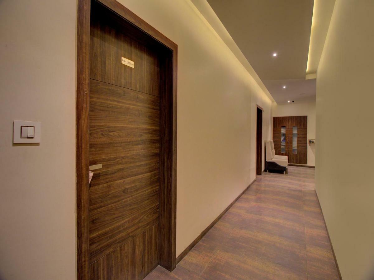 Oyo 35844 Hotel Lotus Residency Sangli Экстерьер фото