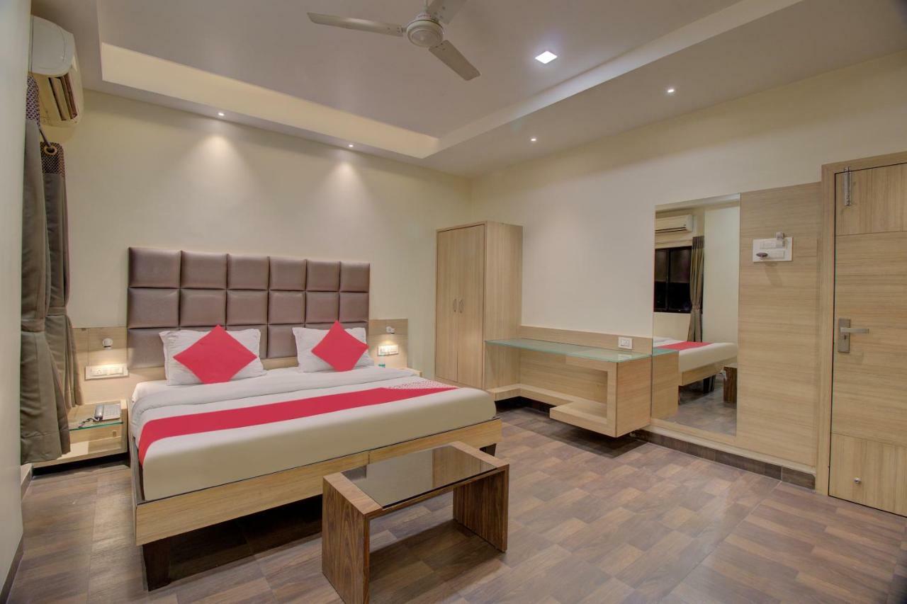 Oyo 35844 Hotel Lotus Residency Sangli Экстерьер фото