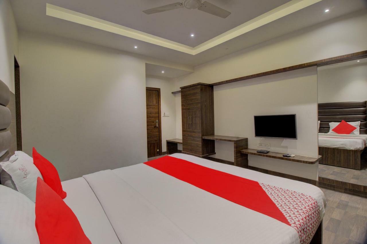 Oyo 35844 Hotel Lotus Residency Sangli Экстерьер фото