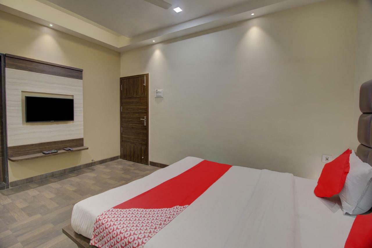 Oyo 35844 Hotel Lotus Residency Sangli Экстерьер фото