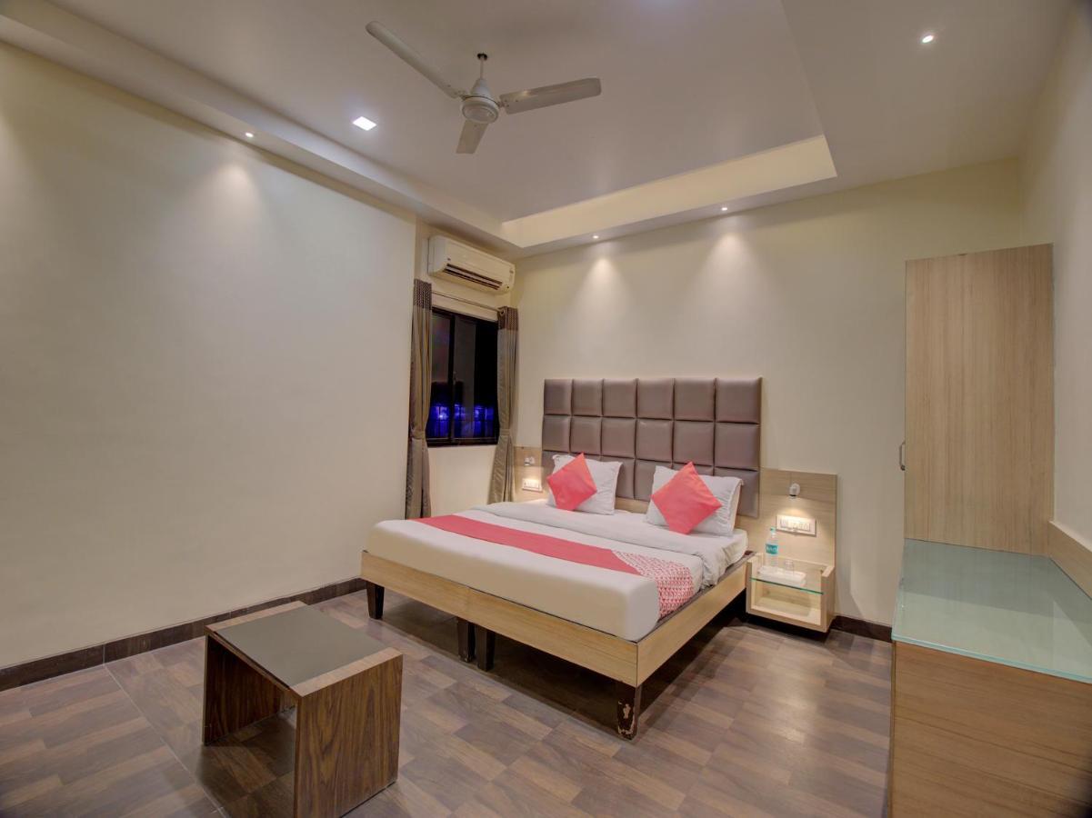 Oyo 35844 Hotel Lotus Residency Sangli Экстерьер фото